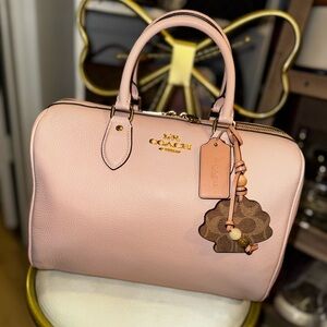 🛑SOLD🛑 Rowan Large Satchel Bag With Shell Charm